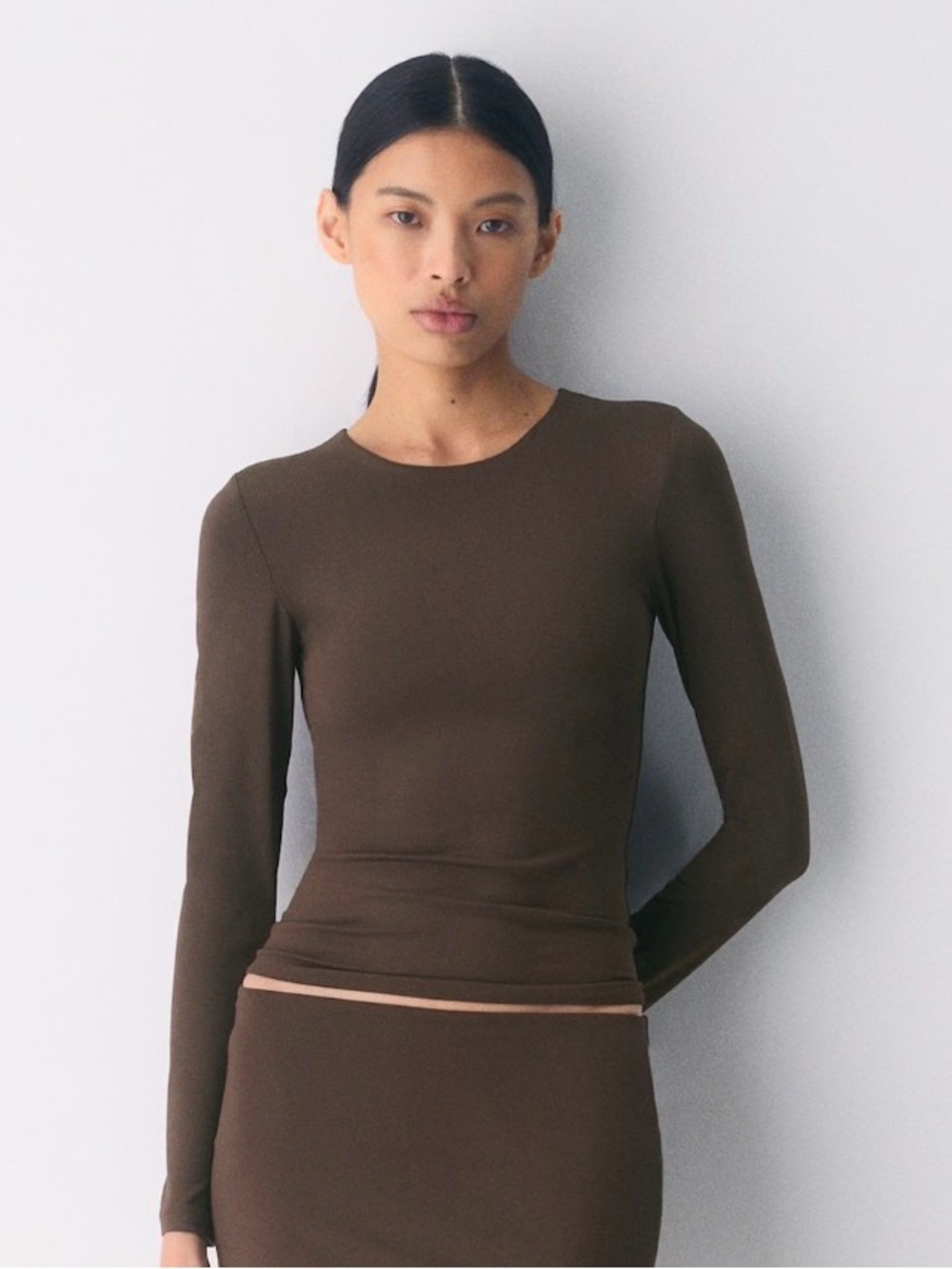 Aritzia Contour Chocolate Long Sleeve — LIKE NEW NEVER WORN